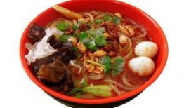 白城麻辣烫爆料视频播放,一视频播放量破百万，揭秘地道美食魅力