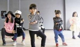 家长爆料孩子学街舞视频,活力四溢展现青春风采